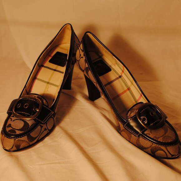 NIB COACH SZ 10B WOMENS 3 1/2IN HEEL PUMPS W/  FRONT BUCKLE - Picture 1 of 7